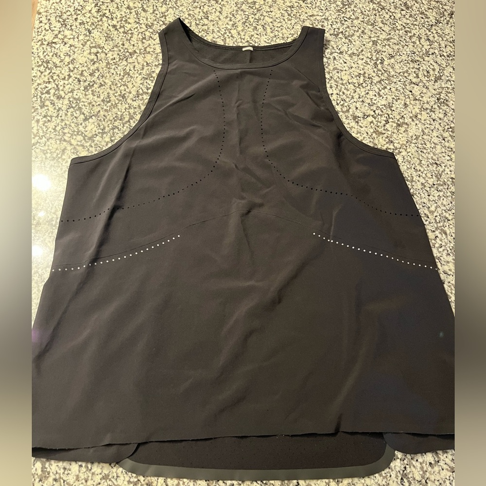 Lululemon women’s athletic top